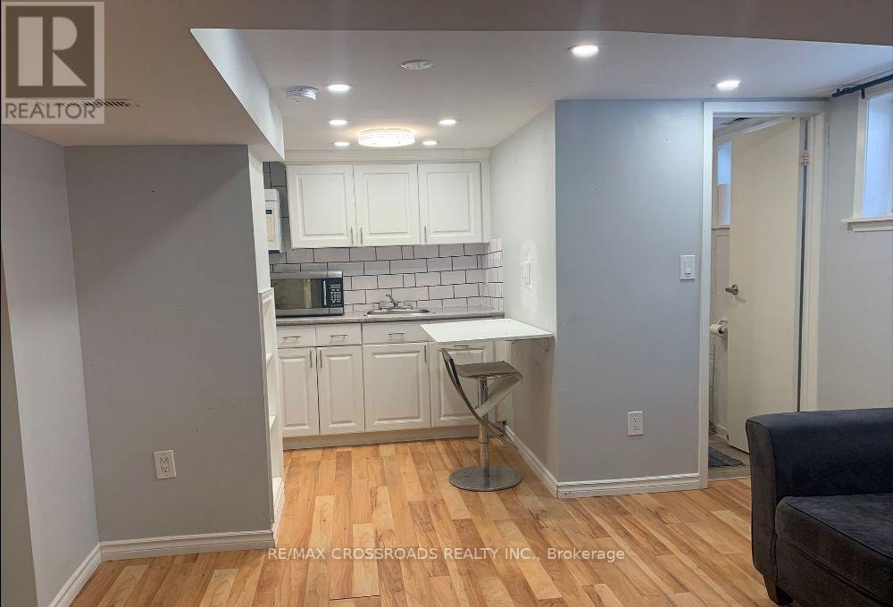 3 - 128 Major Mackenzie Drive E, Richmond Hill, Ontario  L4C 1H1 - Photo 3 - N13743654