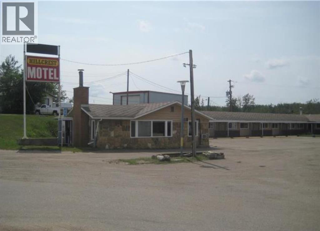 504 & 506 Main Street, Manning, Alberta  T0H 2M0 - Photo 2 - A2342680