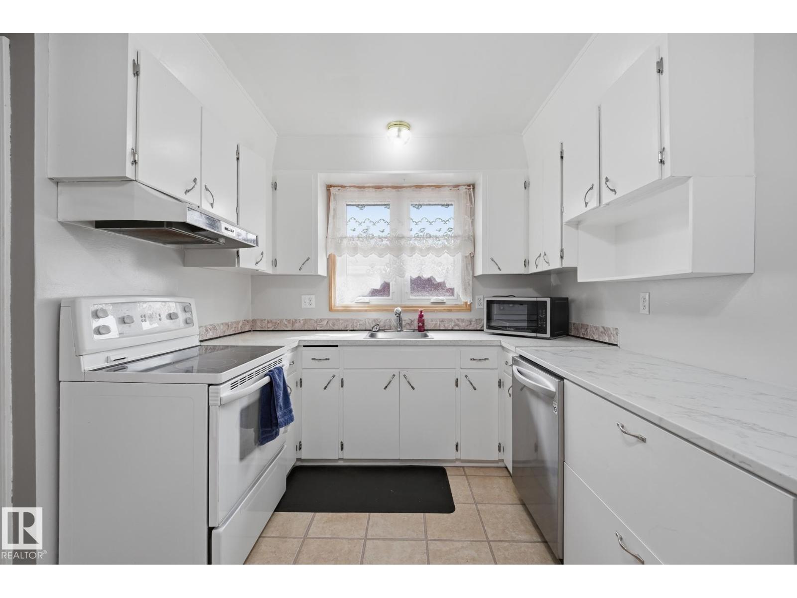 13304 63 St Nw, Edmonton, Alberta  T5A 0X1 - Photo 2 - E4506849