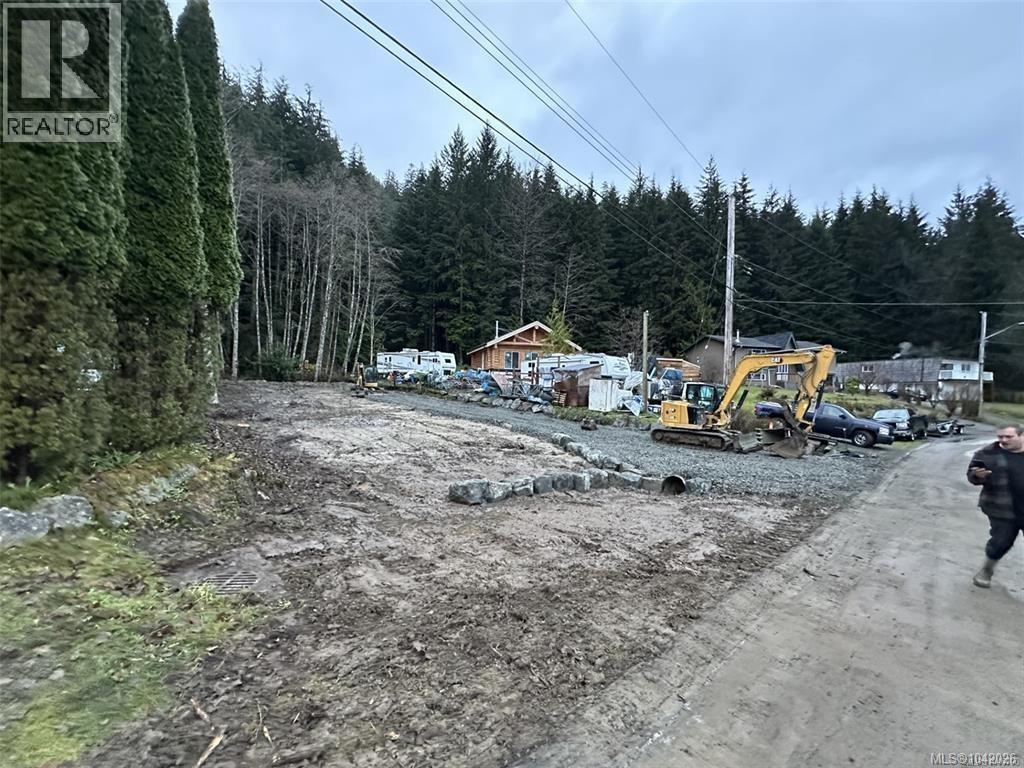 400 Macmillan Dr, Sayward, British Columbia  V0P 1R0 - Photo 8 - 1042026