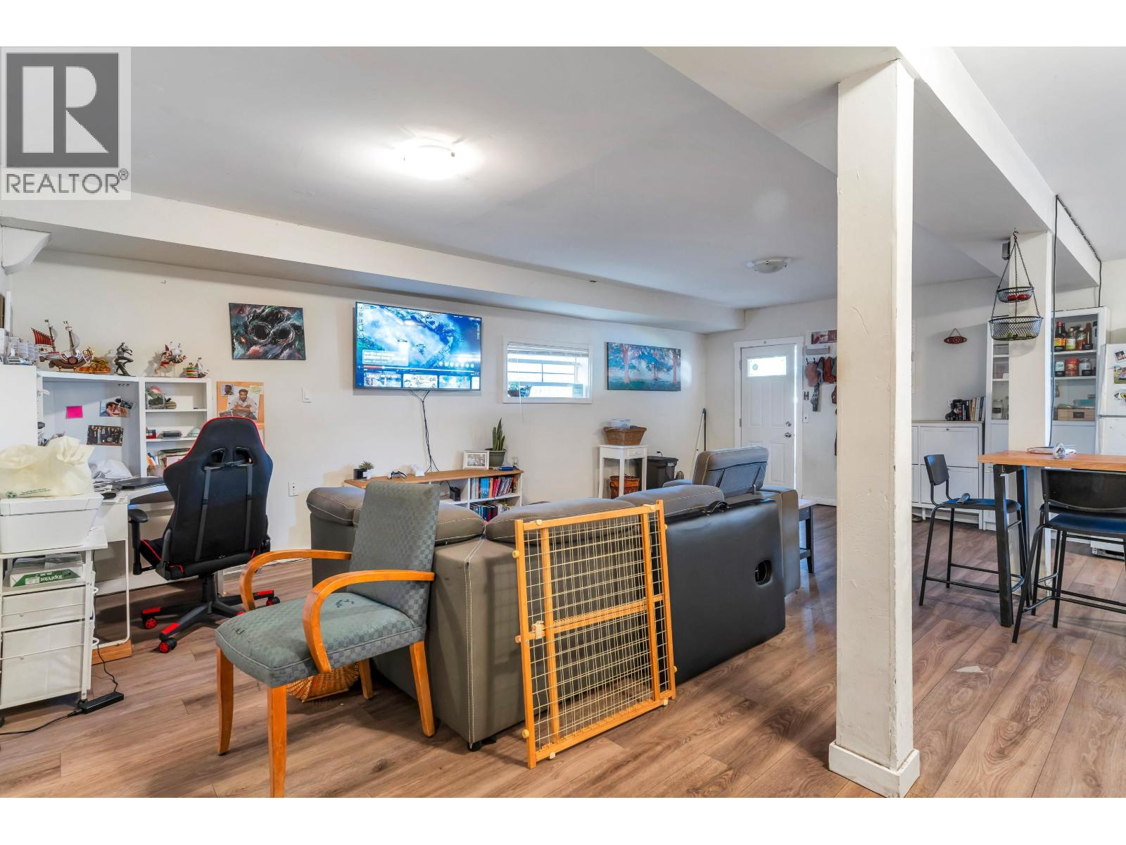 5755 Dumfries Street, Vancouver, British Columbia  V5P 3A7 - Photo 3 - R3161299