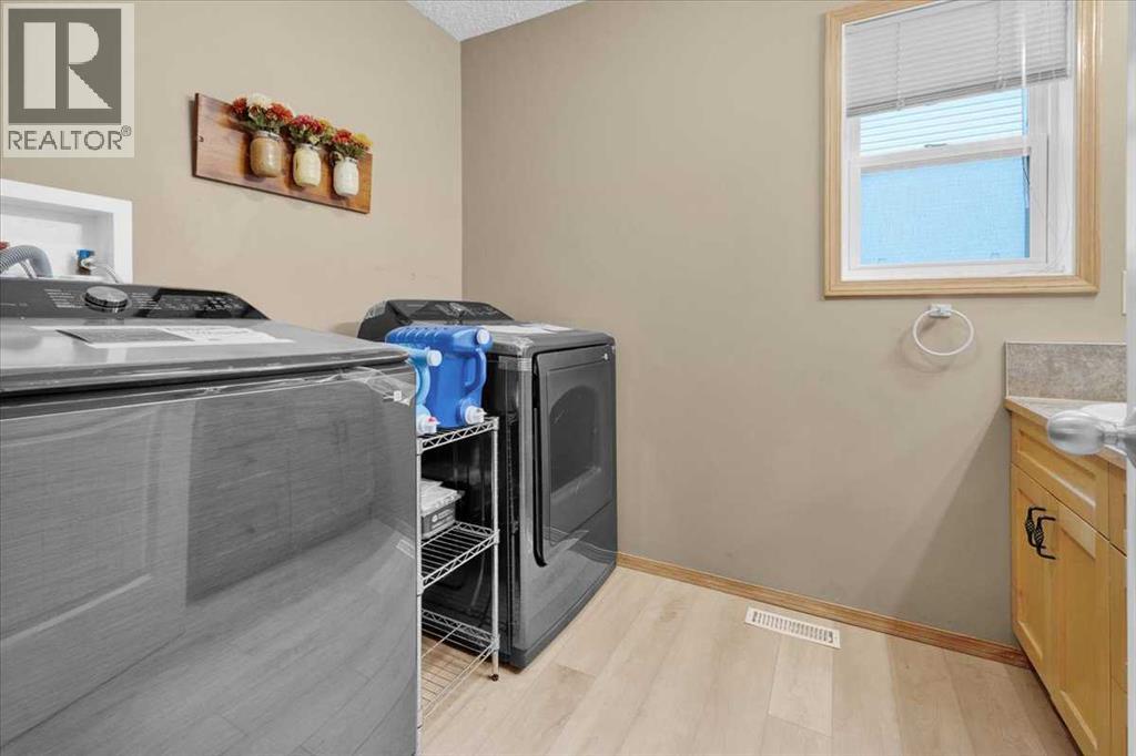 917 High Park Way NW, High River, Alberta  T1V 2C7 - Photo 7 - A2316643
