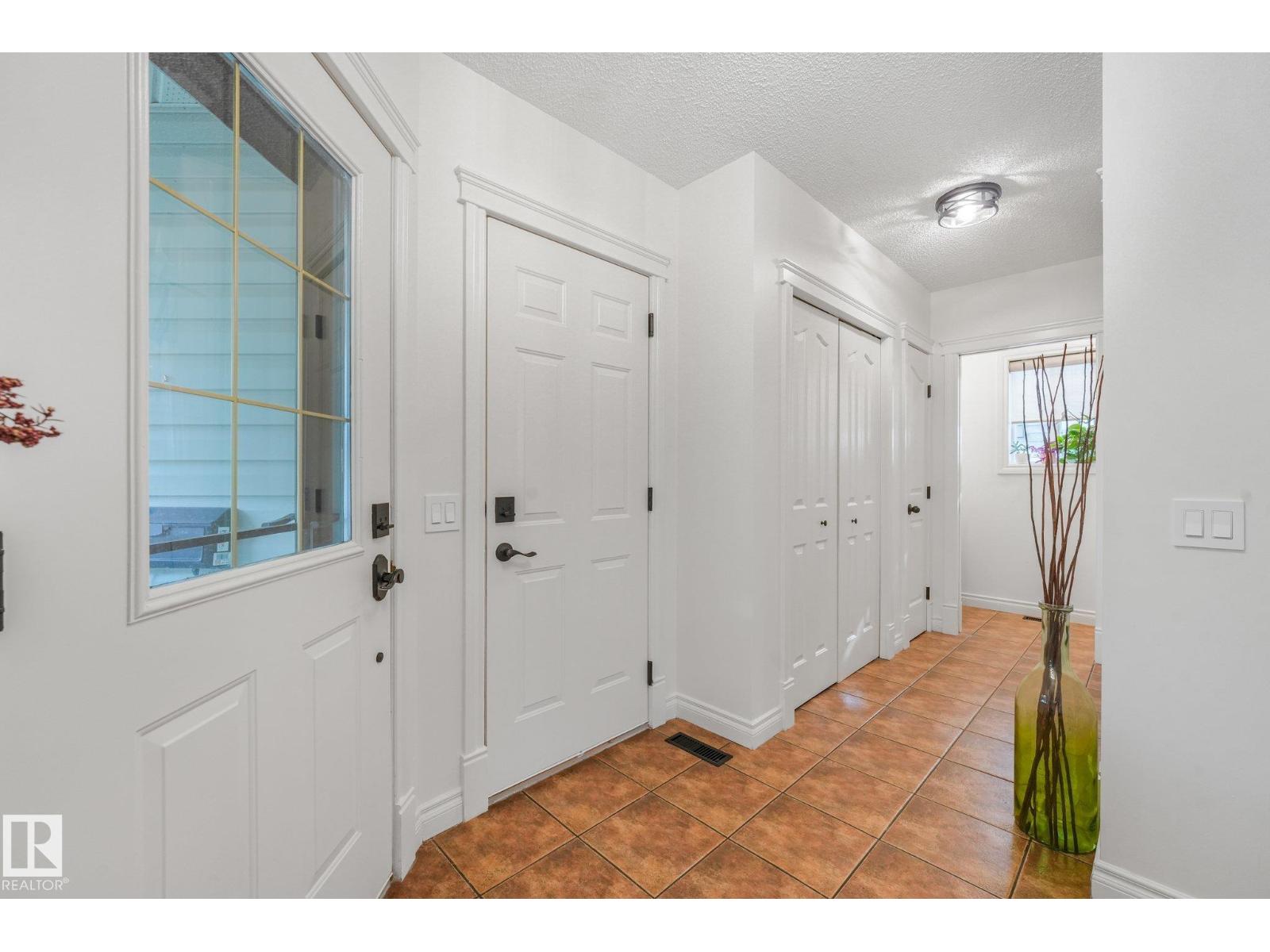 570 Glenwright Cr NW, Edmonton, Alberta  T5T 6K8 - Photo 11 - E4506976