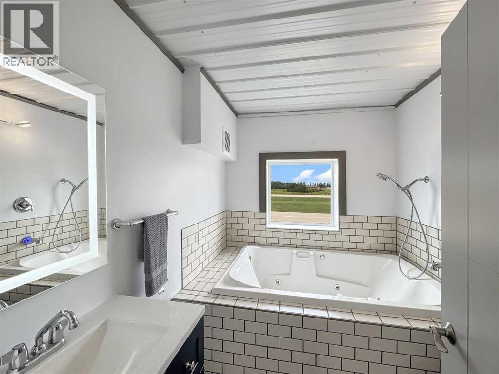 30, 1422 Township Rd 320a, Didsbury, Alberta  T0M 0X0 - Photo 9 - A2342260