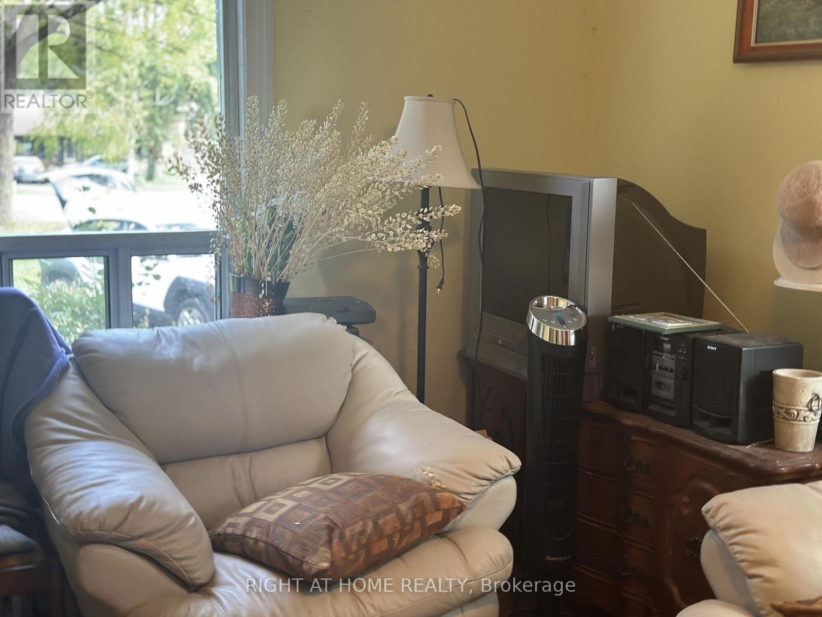 12702 Warden Avenue, Whitchurch-Stouffville, Ontario  L4A 7X5 - Photo 7 - N13743684