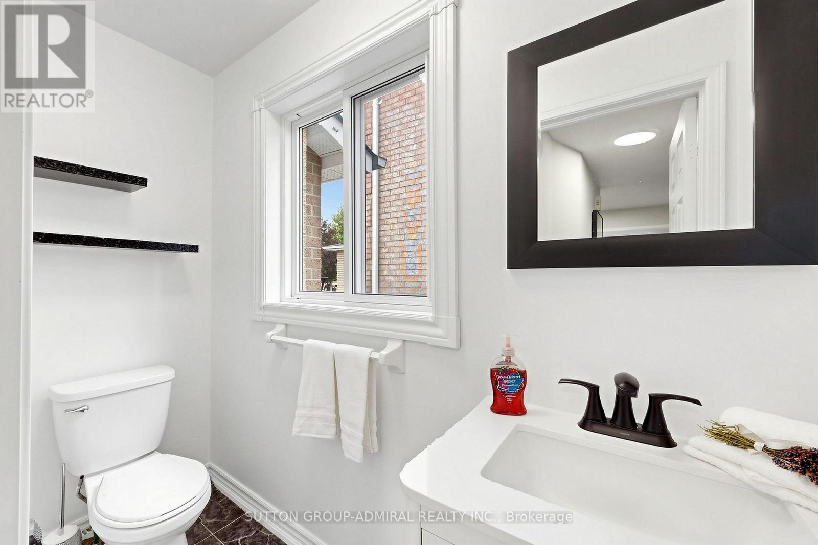 38 Felt Crescent, Barrie, Ontario  L4N 8V1 - Photo 15 - S13743664