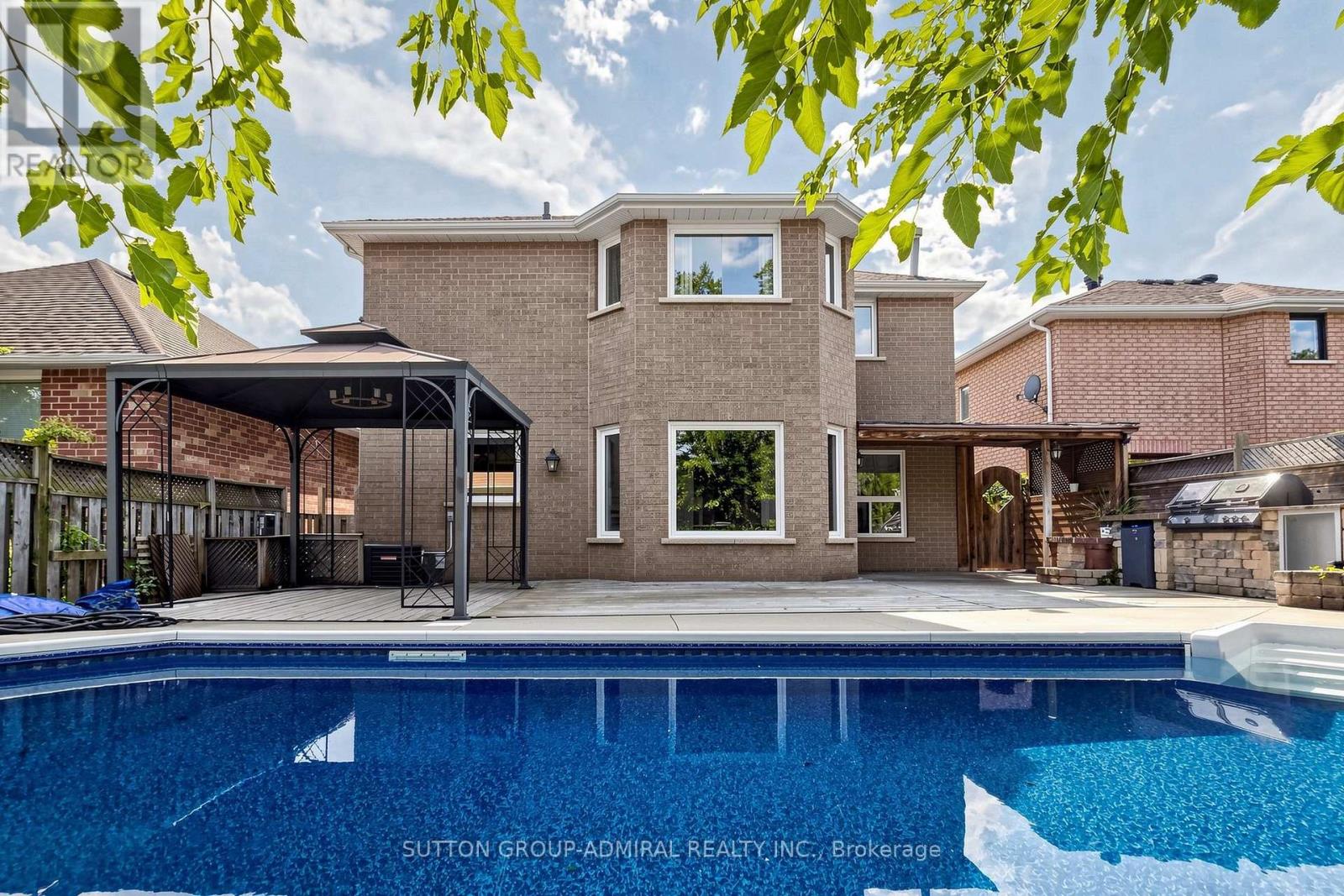 38 Felt Crescent, Barrie, Ontario  L4N 8V1 - Photo 2 - S13743664