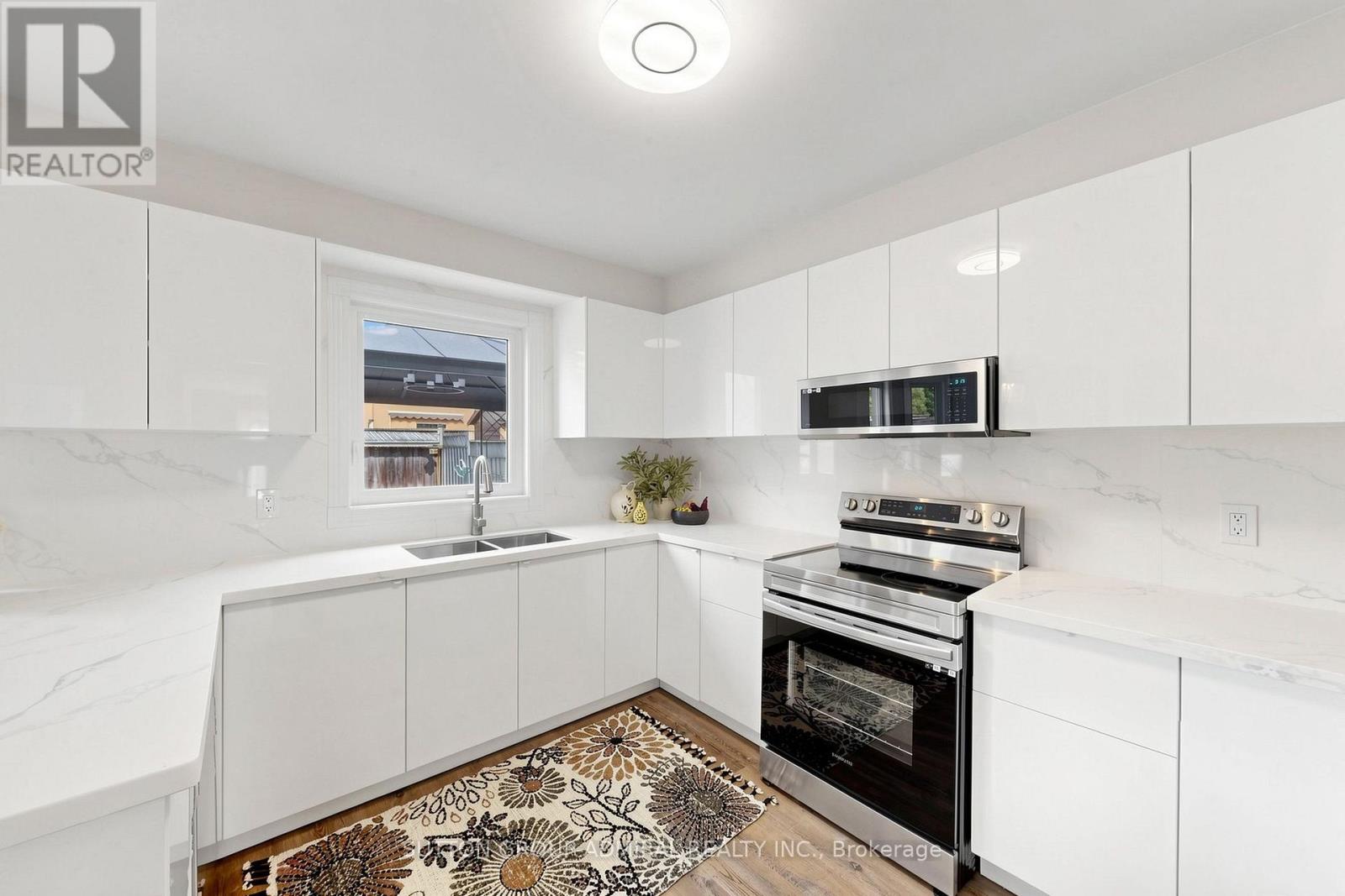 38 Felt Crescent, Barrie, Ontario  L4N 8V1 - Photo 7 - S13743664