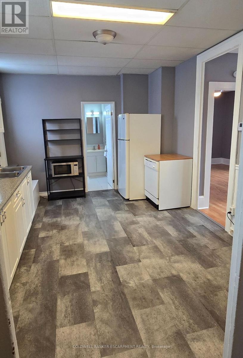 B - 154 Main Street E, Milton, Ontario  L9T 1N6 - Photo 11 - W13743674