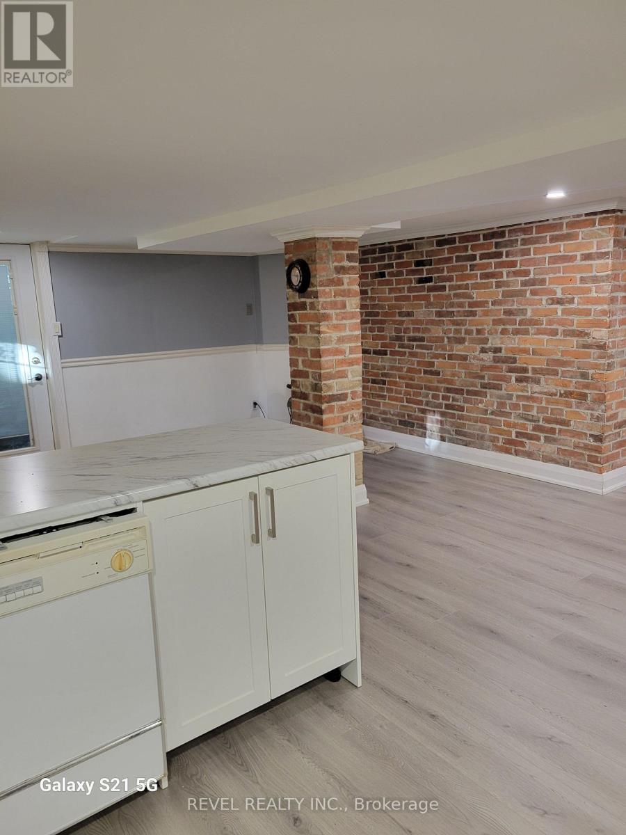 31 Sackville Street, Caledon, Ontario  L7E 1B8 - Photo 8 - W13738304