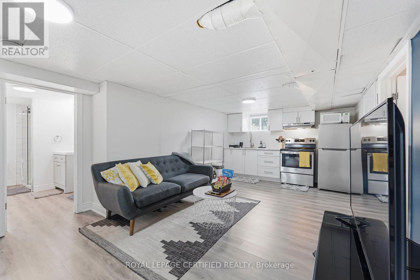 18 Coventry Street, St. Catharines, Ontario  L2R 6X7 - Photo 11 - X13743678