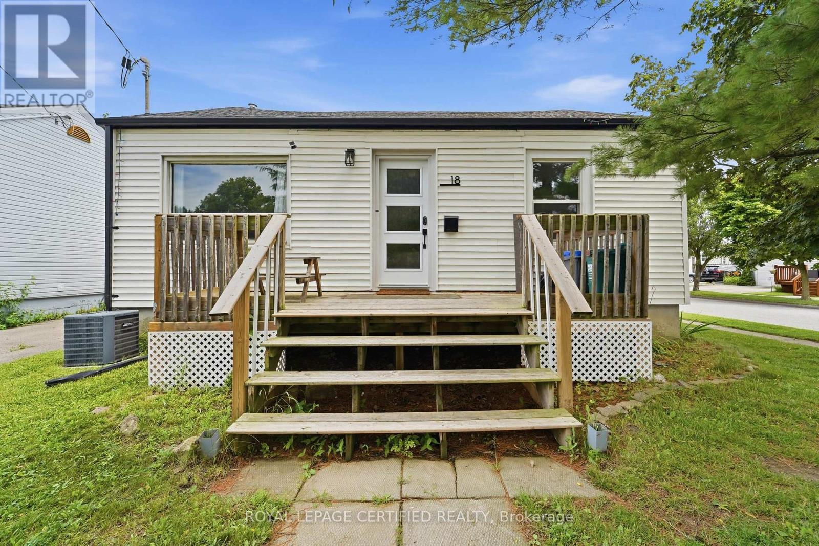 18 Coventry Street, St. Catharines, Ontario  L2R 6X7 - Photo 19 - X13743678