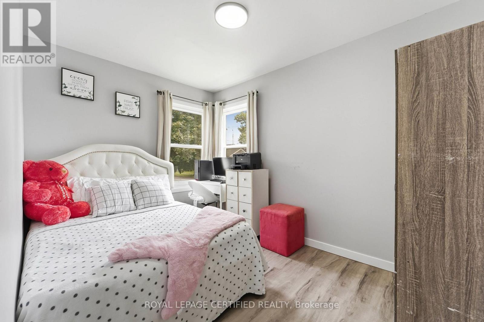 18 Coventry Street, St. Catharines, Ontario  L2R 6X7 - Photo 8 - X13743678