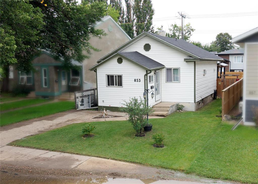 853 7th Street, Brandon, Manitoba