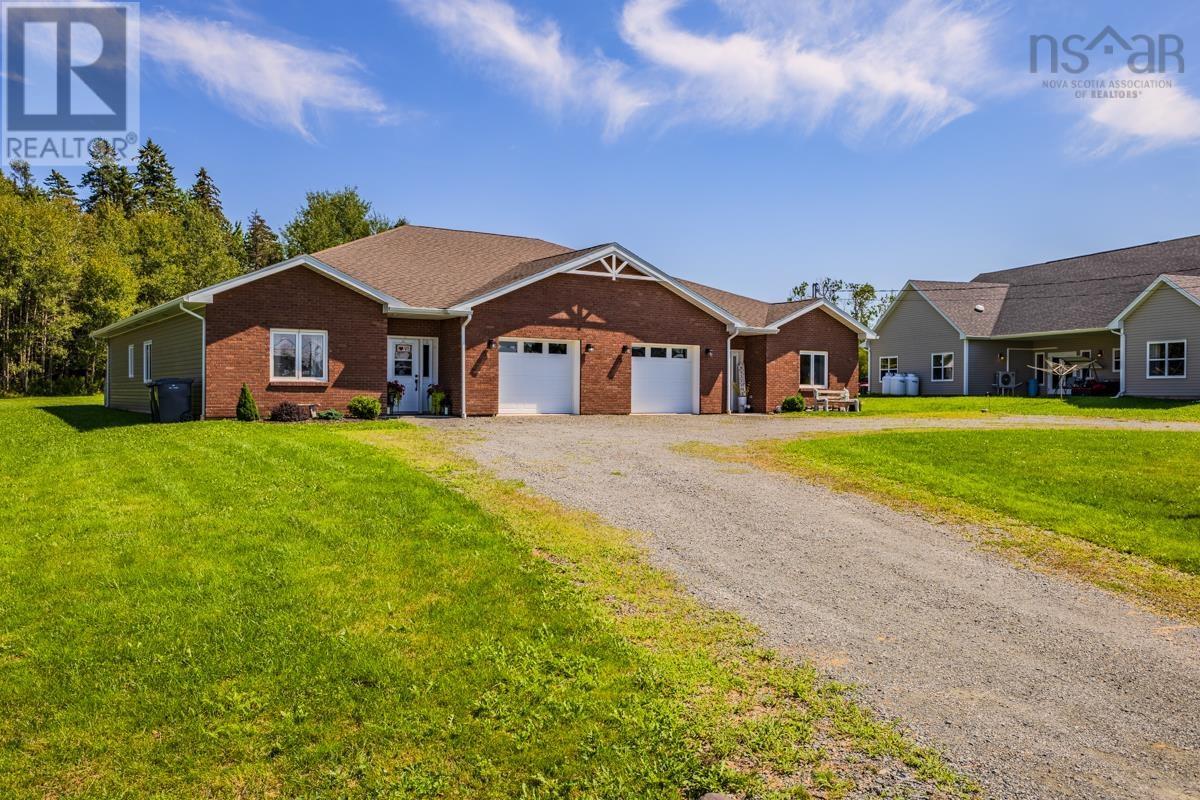 144-146 Village Line Avenue, Valley, Nova Scotia  B2N 0J3 - Photo 1 - 202622330