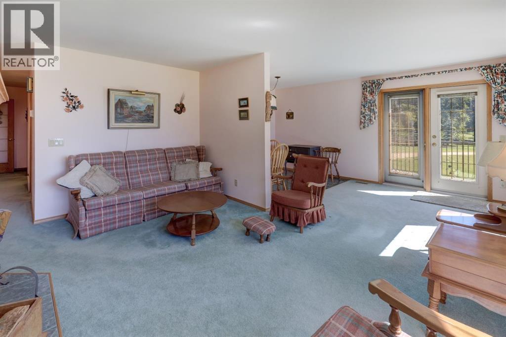 35 Blueridge Lane, Rural Rocky View County, Alberta  T3L 2N5 - Photo 25 - A2341844