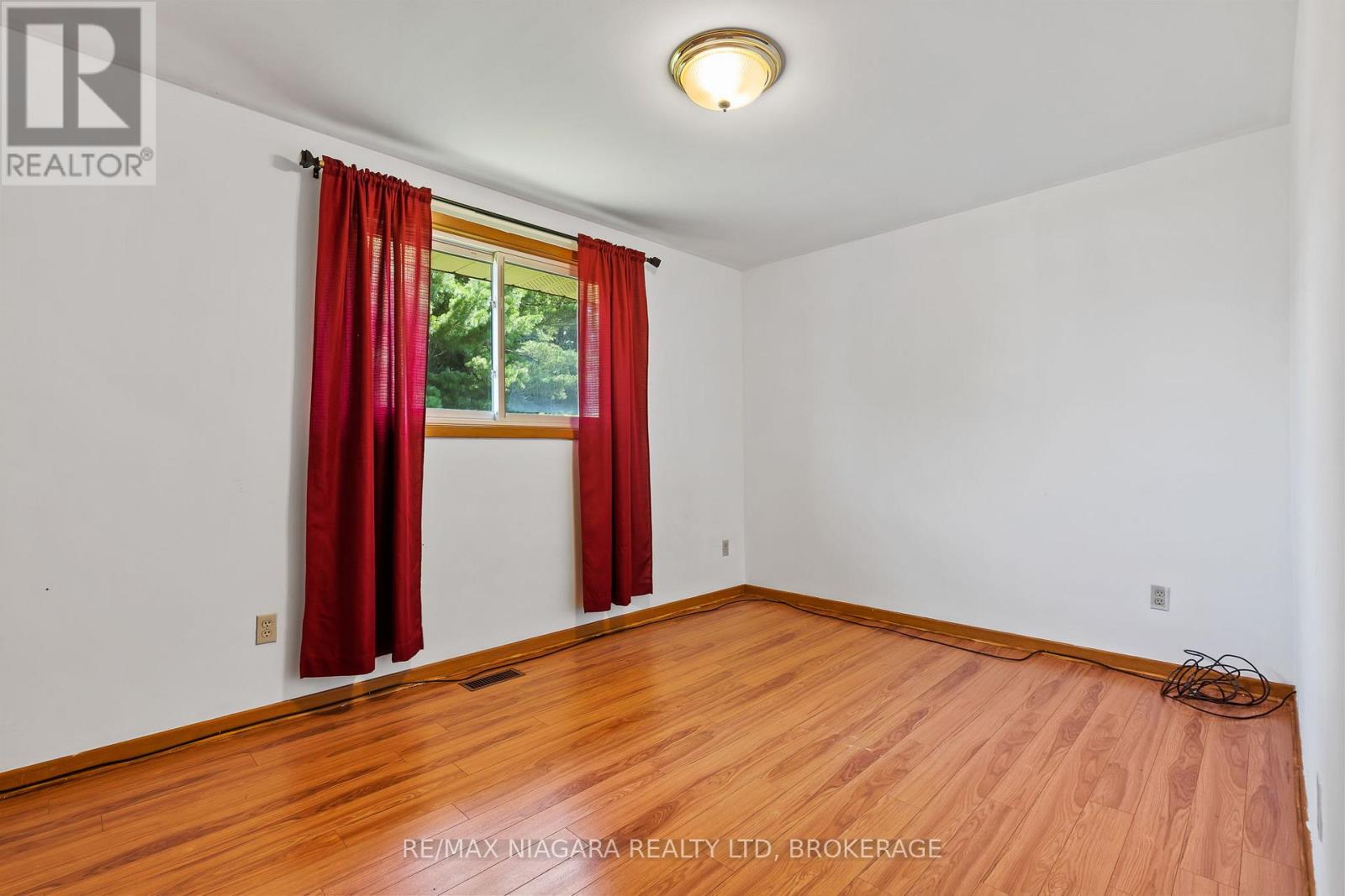 26 Forster Avenue, Thorold, Ontario  L2V 4J5 - Photo 10 - X13743712