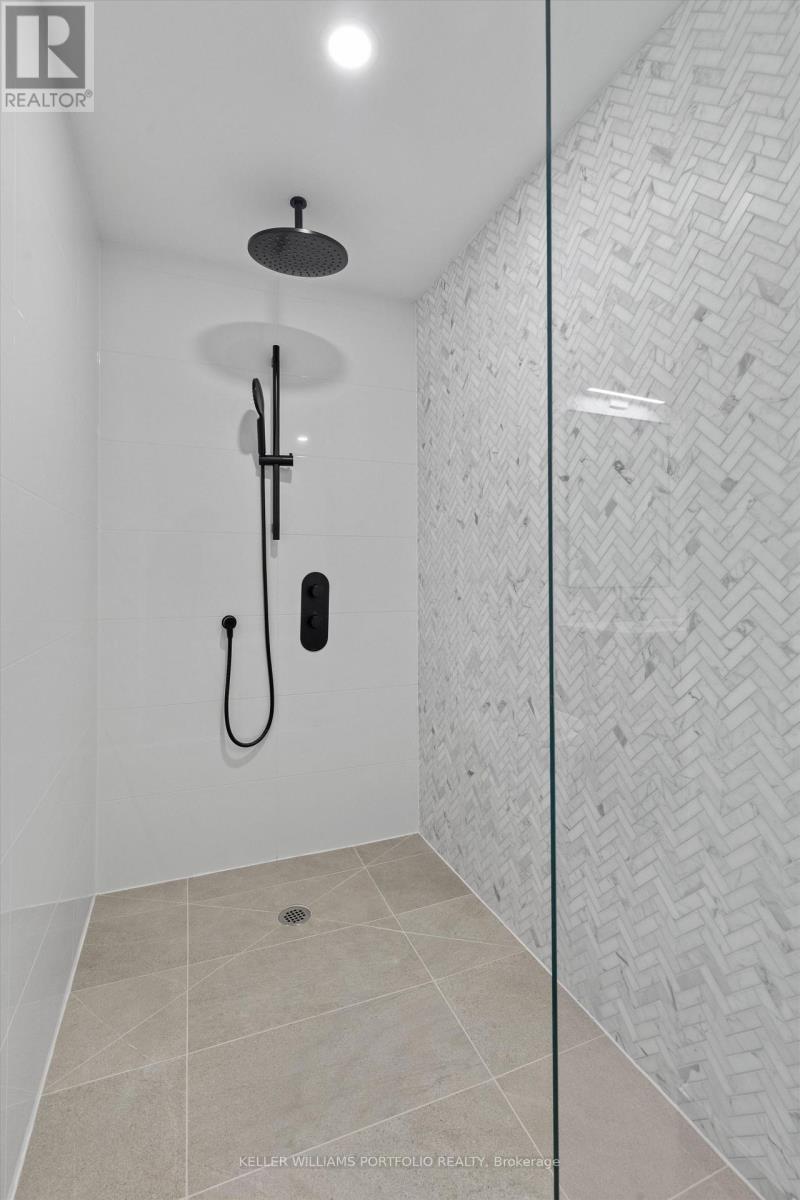 Th09 - 1720 Bayview Avenue, Toronto, Ontario  M4G 3C4 - Photo 12 - C13743688