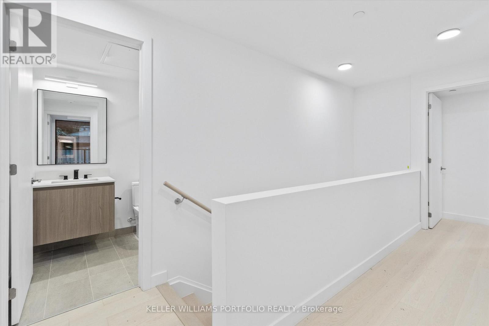 Th09 - 1720 Bayview Avenue, Toronto, Ontario  M4G 3C4 - Photo 14 - C13743688