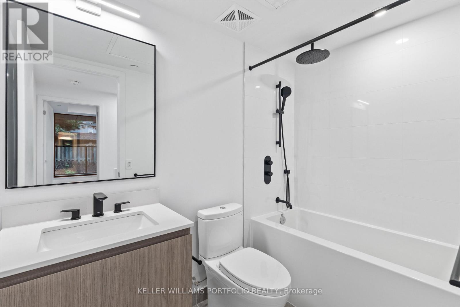 Th09 - 1720 Bayview Avenue, Toronto, Ontario  M4G 3C4 - Photo 15 - C13743688