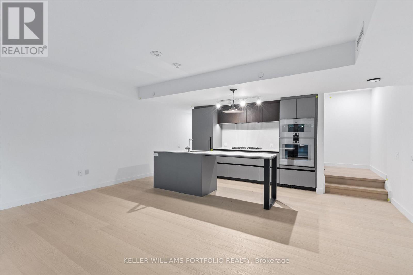 Th09 - 1720 Bayview Avenue, Toronto, Ontario  M4G 3C4 - Photo 6 - C13743688