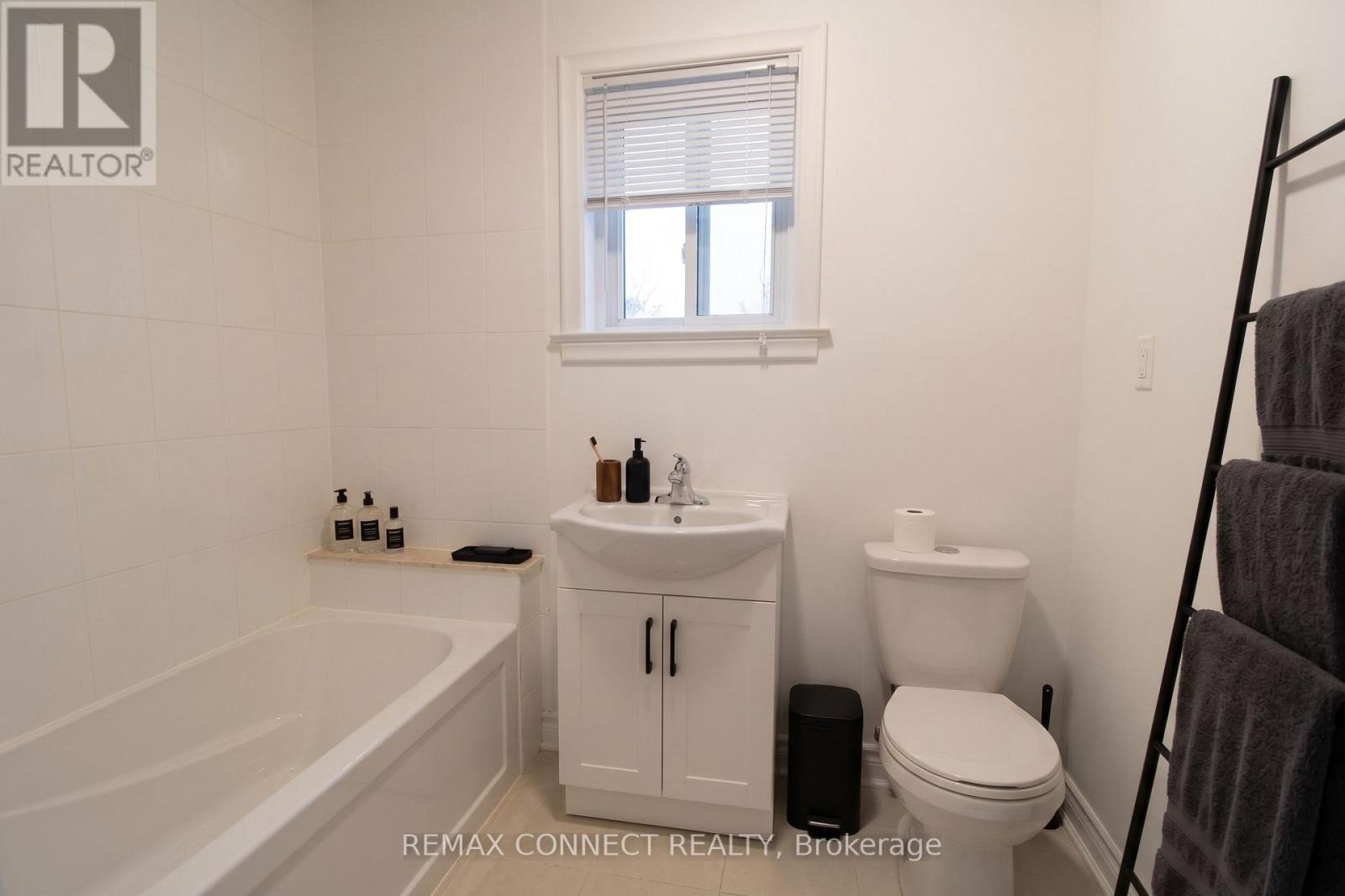 -  Main - 12 Longbridge Road, Vaughan, Ontario  L4J 1L5 - Photo 5 - N13743716