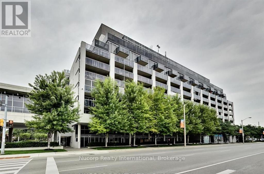1040 The Queensway, Toronto, Ontario  M8Z 0A7 - Photo 2 - W13743692
