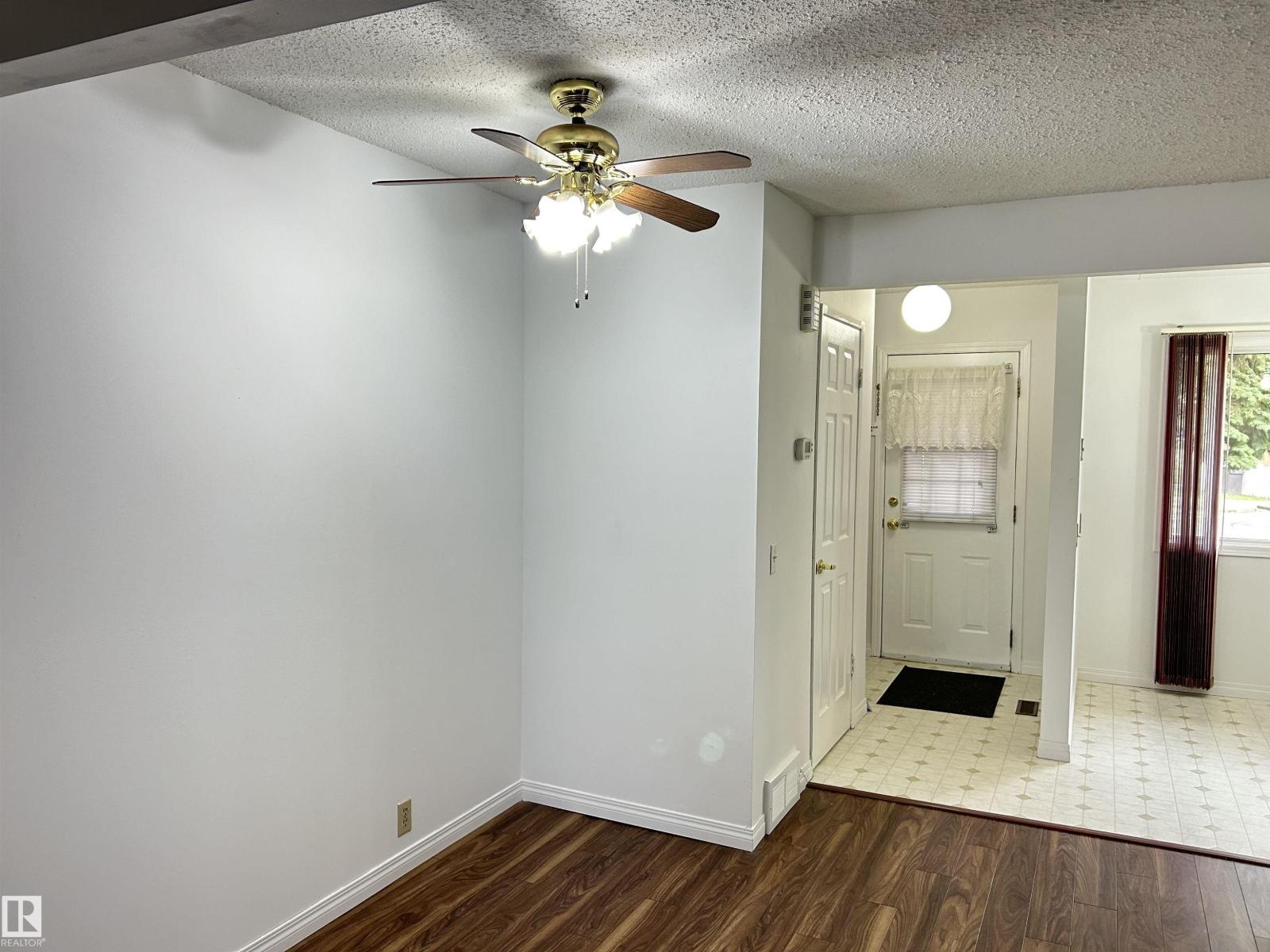 3259 139 Av NW, Edmonton, Alberta  T5Y 1T2 - Photo 6 - E4505317