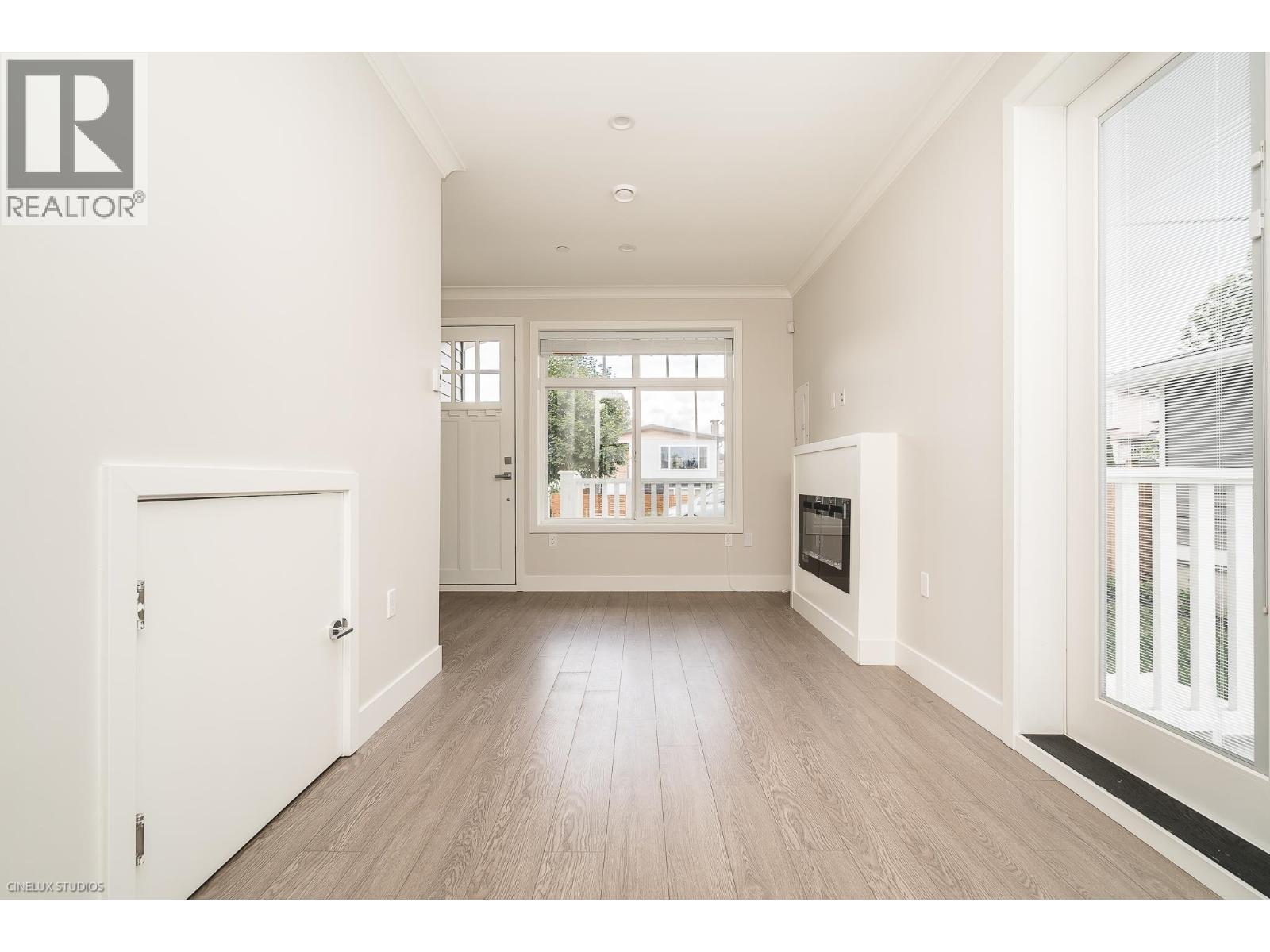 2368 E 34th Avenue, Vancouver, British Columbia  V5R 2S6 - Photo 3 - R3159082