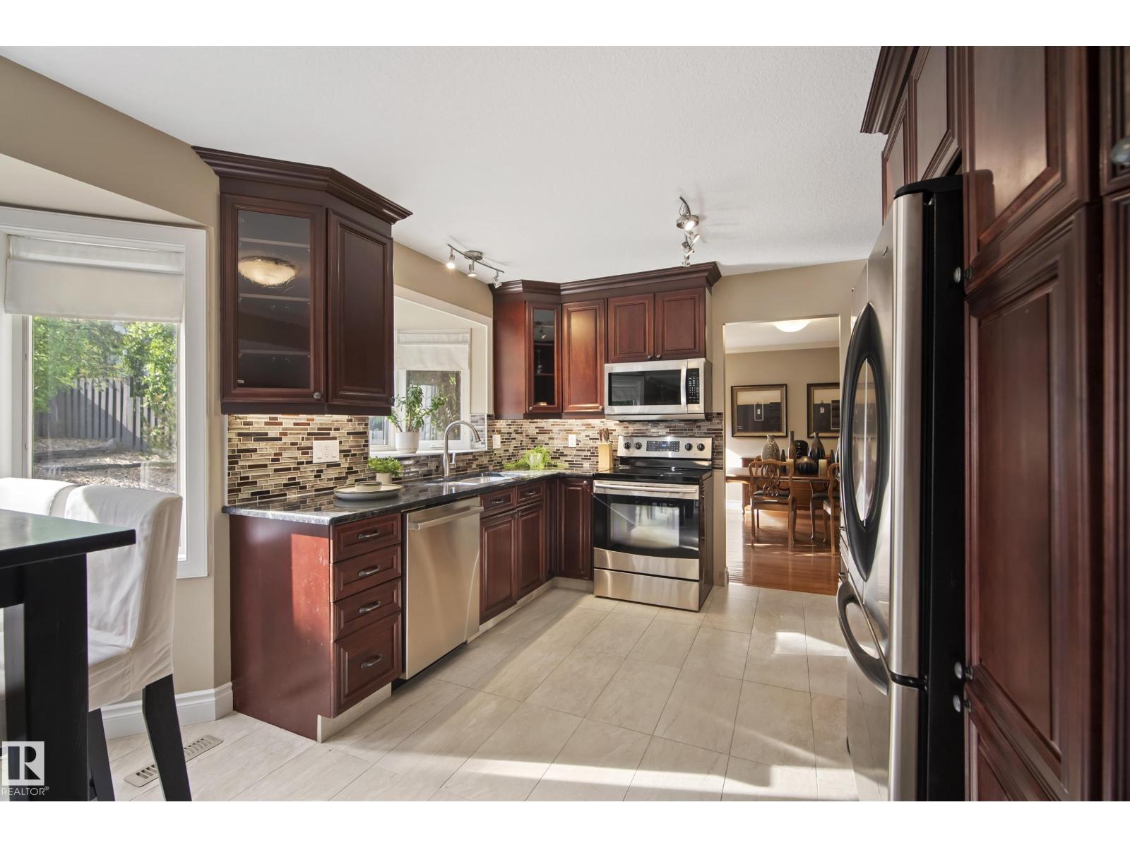 970 Rice Rd Nw, Edmonton, Alberta T6R 1A1 - Photo 11 - E4506985