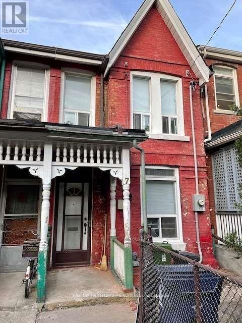 7 HENRY STREET, Toronto, Ontario