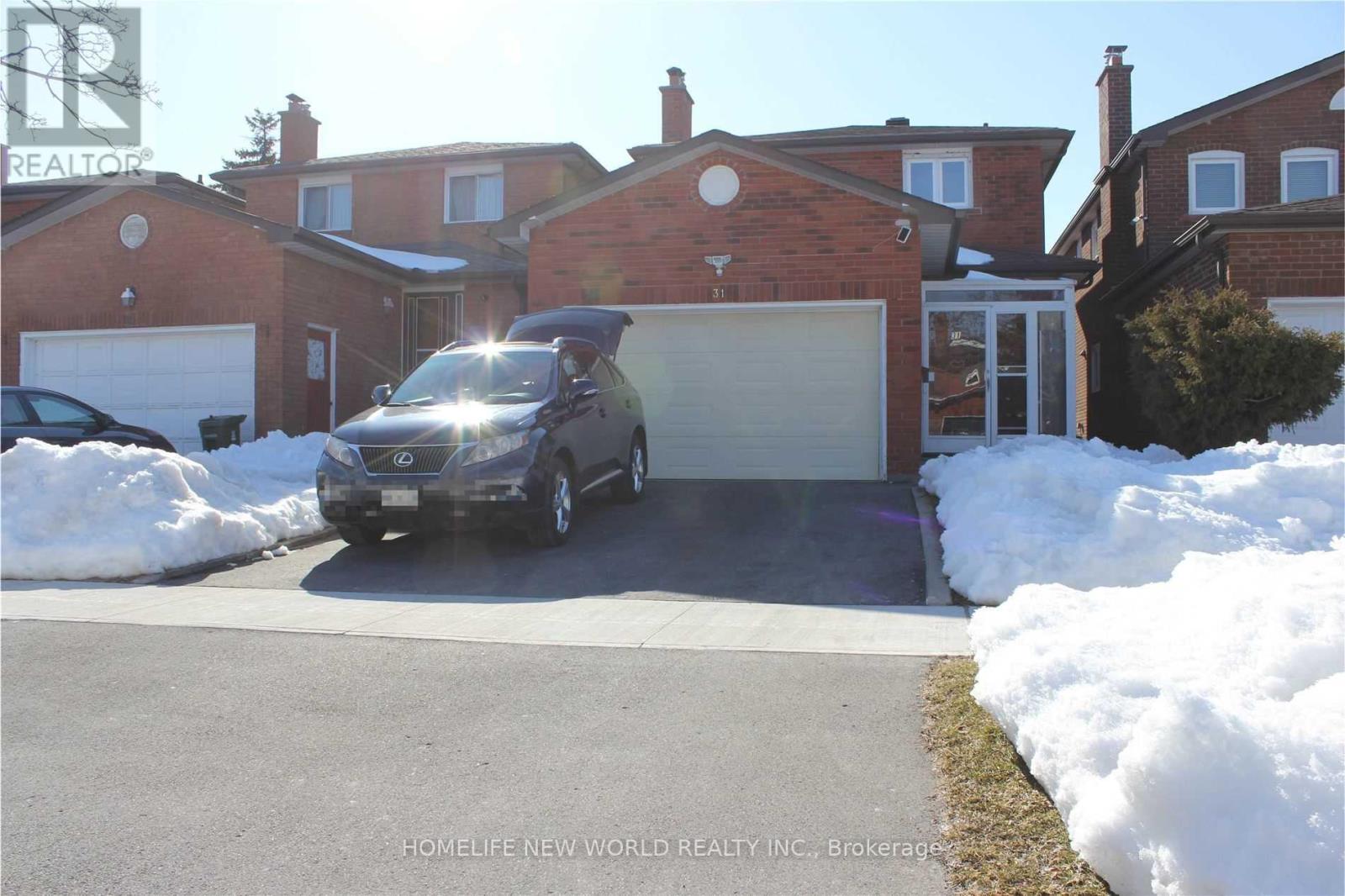 31 RAINTHORPE CRESCENT, Toronto, Ontario