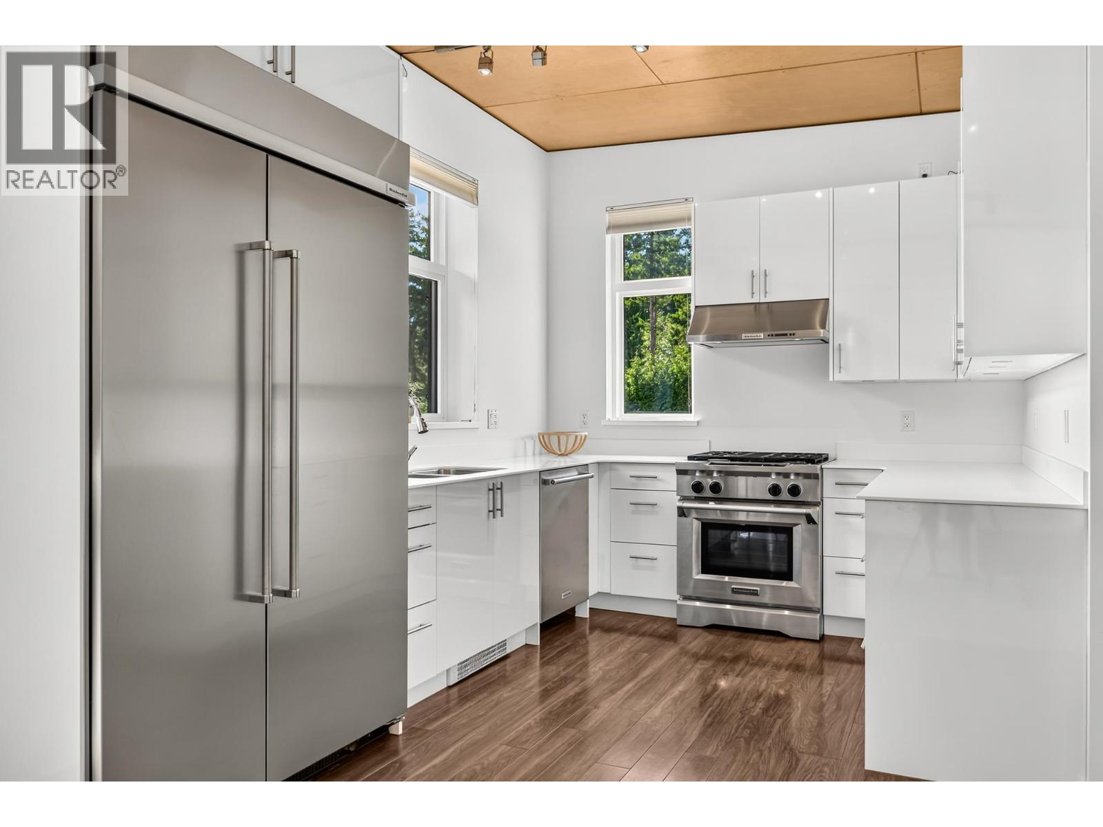 604 Woodland Avenue, Gibsons, British Columbia  V0N 1V1 - Photo 11 - R3161502