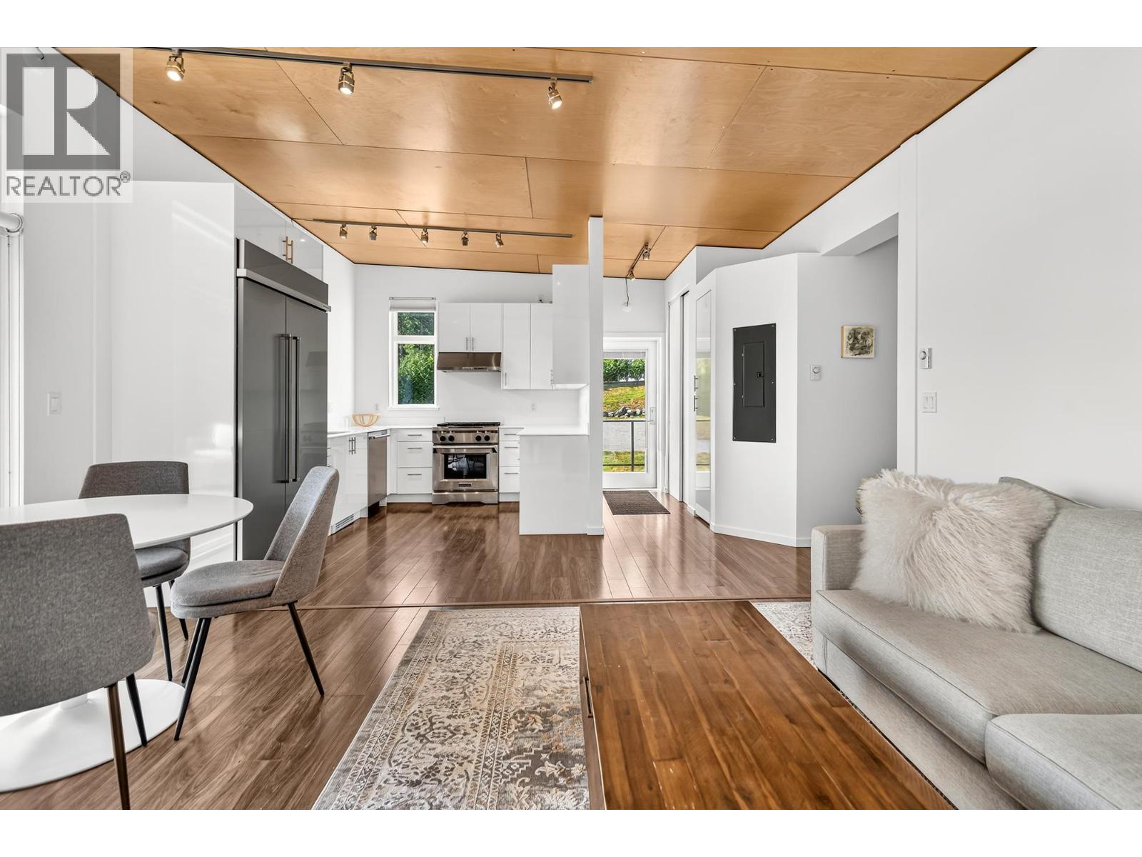 604 Woodland Avenue, Gibsons, British Columbia  V0N 1V1 - Photo 7 - R3161502