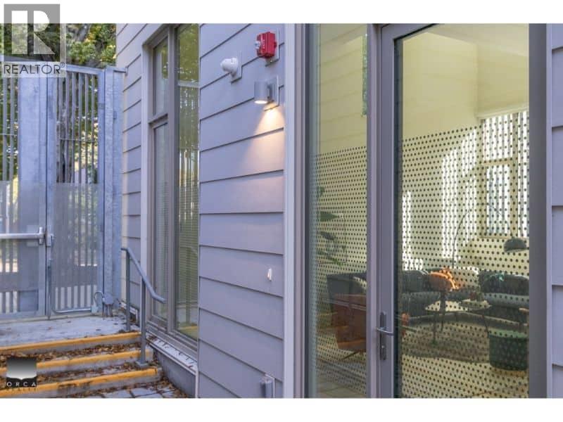 13 10 W 17th Avenue, Vancouver, British Columbia  V5Y 1Z4 - Photo 2 - R3161513