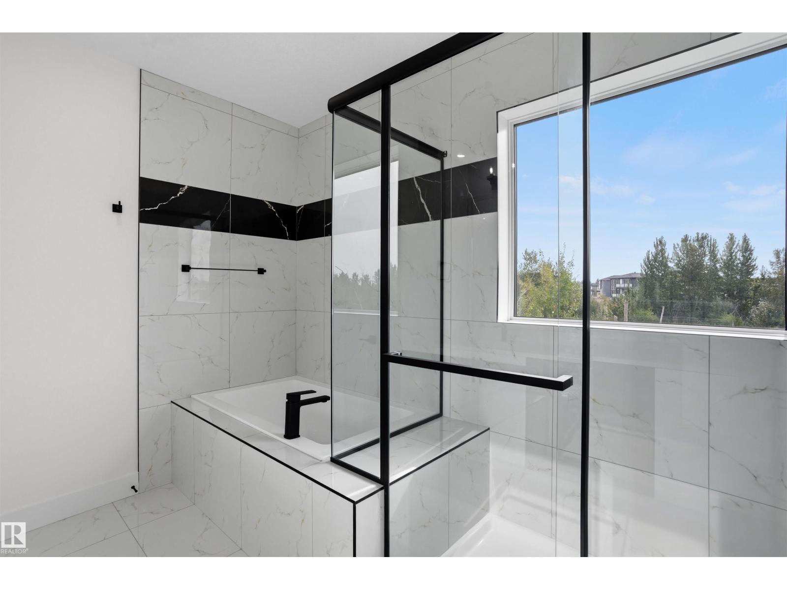 3211 5 Av Sw, Edmonton, Alberta  T6X 3C8 - Photo 33 - E4507017