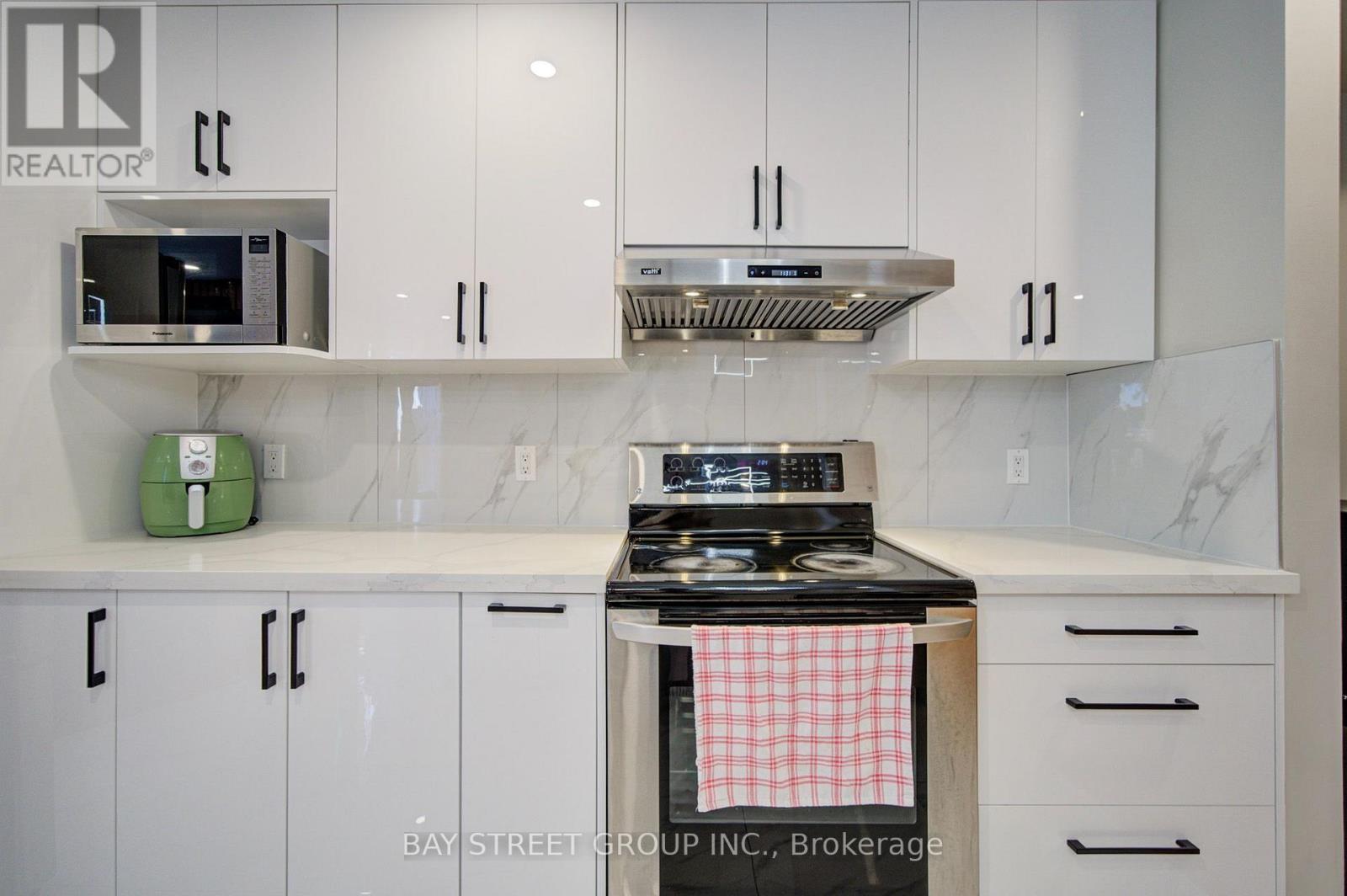 346 Sardinia Drive, Mississauga, Ontario L5R 3X6 - Photo 17 - W13738012