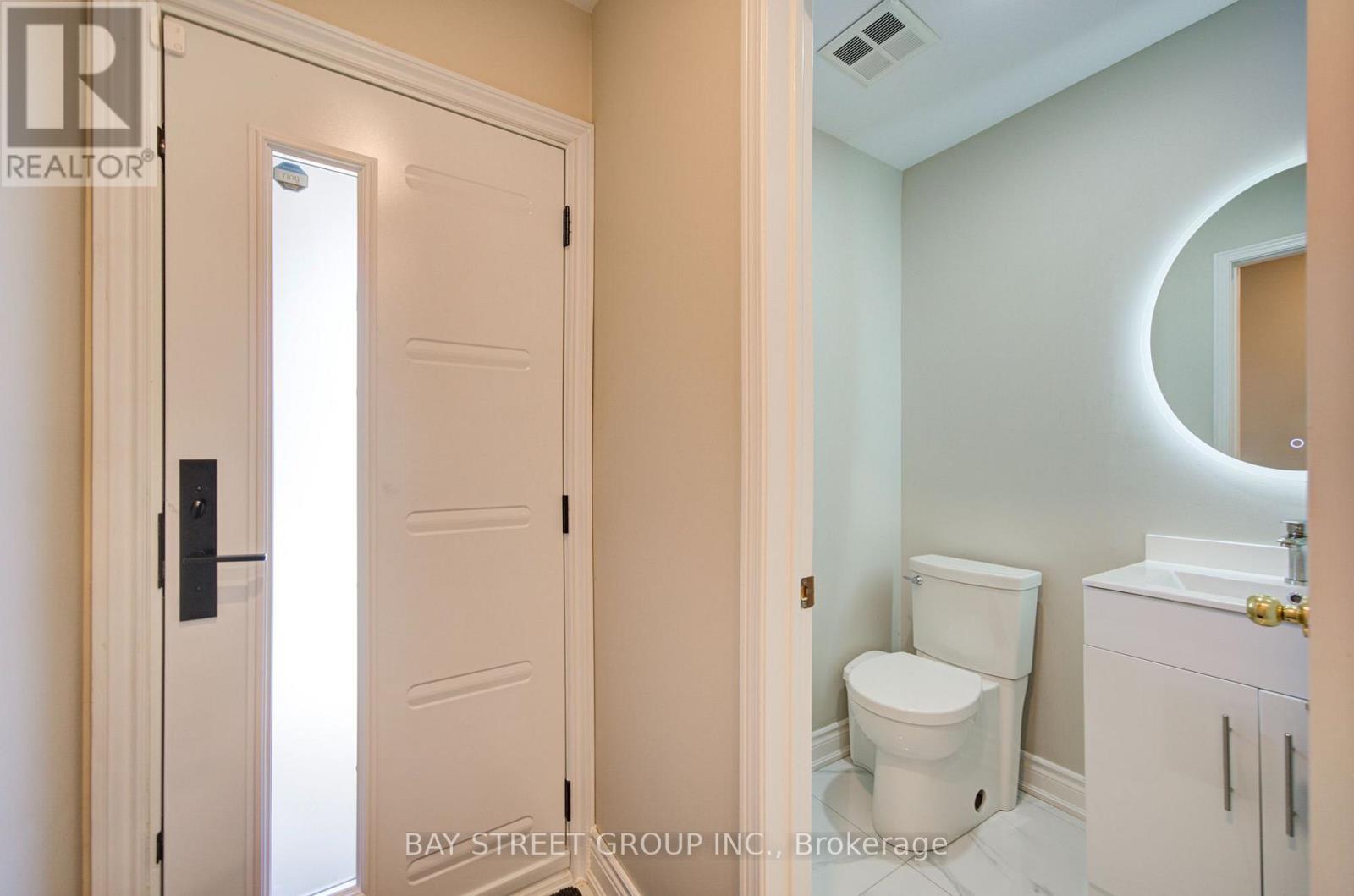 346 Sardinia Drive, Mississauga, Ontario L5R 3X6 - Photo 3 - W13738012