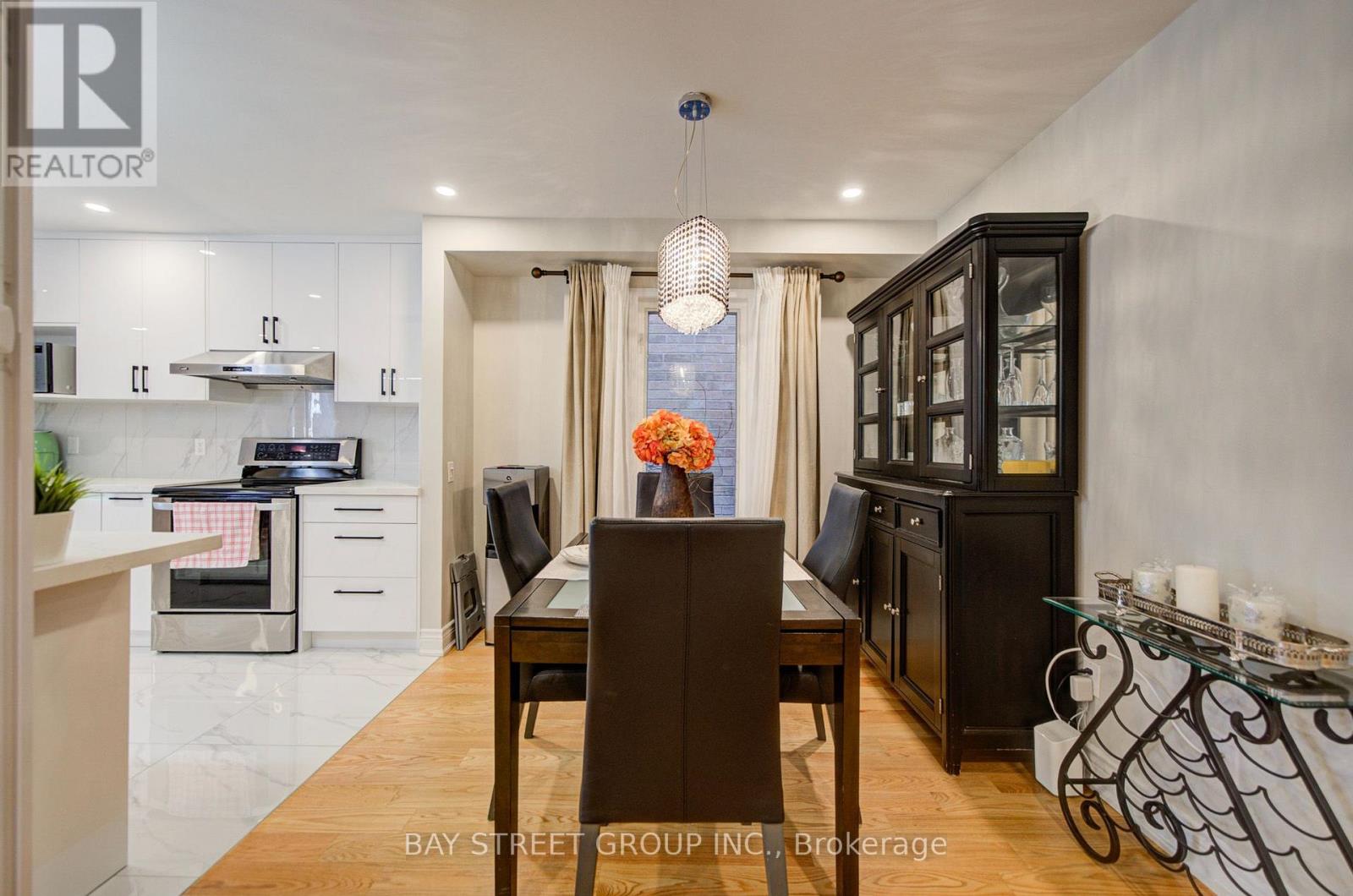 346 Sardinia Drive, Mississauga, Ontario L5R 3X6 - Photo 9 - W13738012