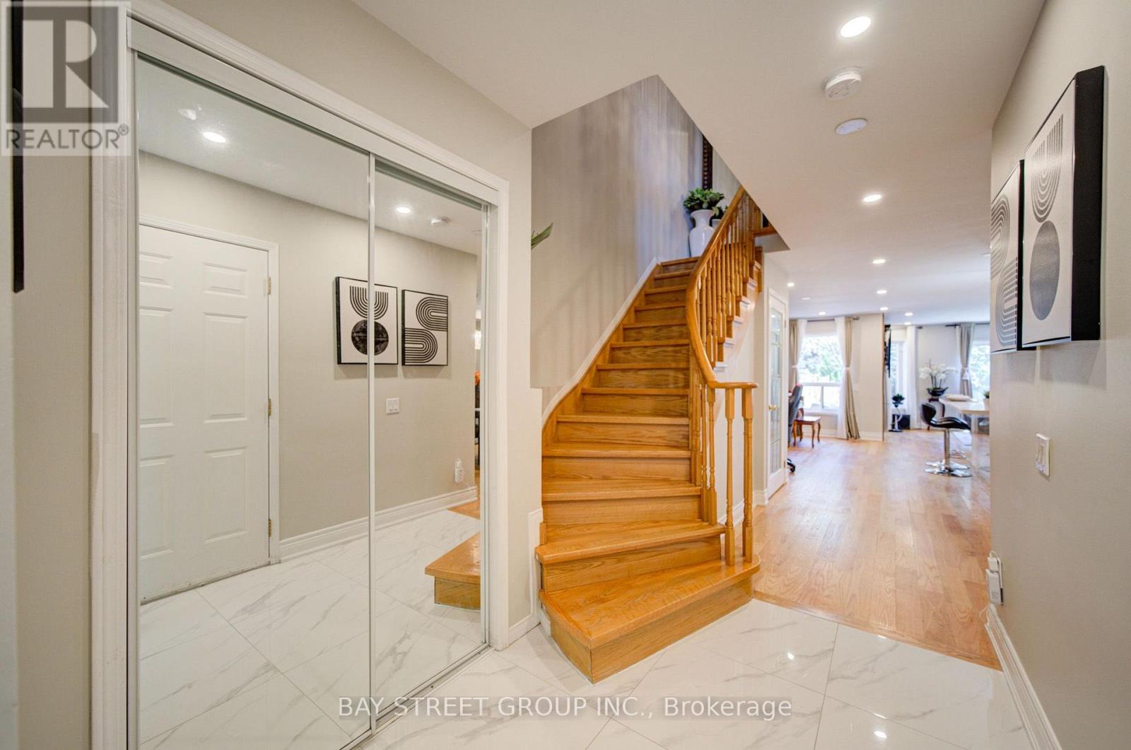 346 Sardinia Drive, Mississauga, Ontario L5R 3X6 - Photo 5 - W13738012