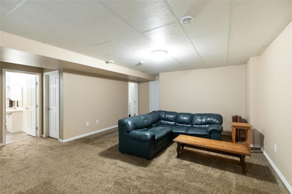 338 Giesbrecht Street, Steinbach, Manitoba  R5G 0W7 - Photo 19 - 202622039
