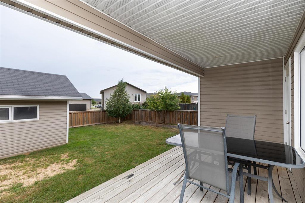 338 Giesbrecht Street, Steinbach, Manitoba  R5G 0W7 - Photo 28 - 202622039
