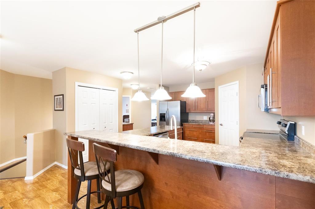 338 Giesbrecht Street, Steinbach, Manitoba  R5G 0W7 - Photo 4 - 202622039