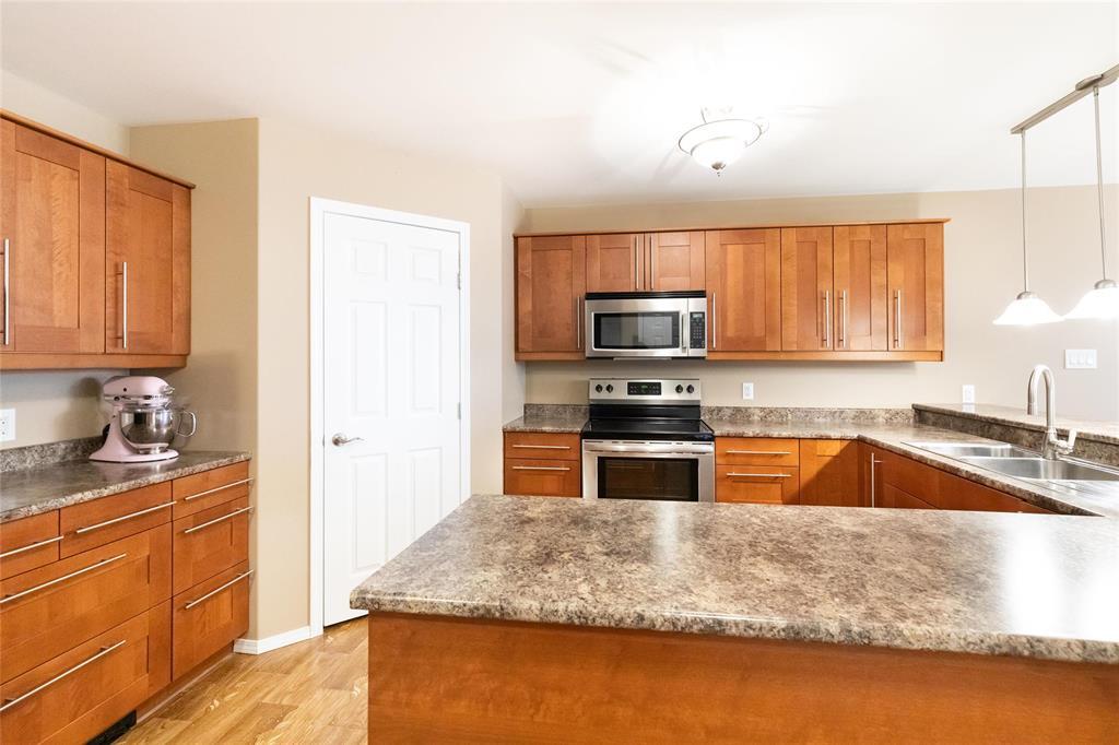 338 Giesbrecht Street, Steinbach, Manitoba  R5G 0W7 - Photo 5 - 202622039