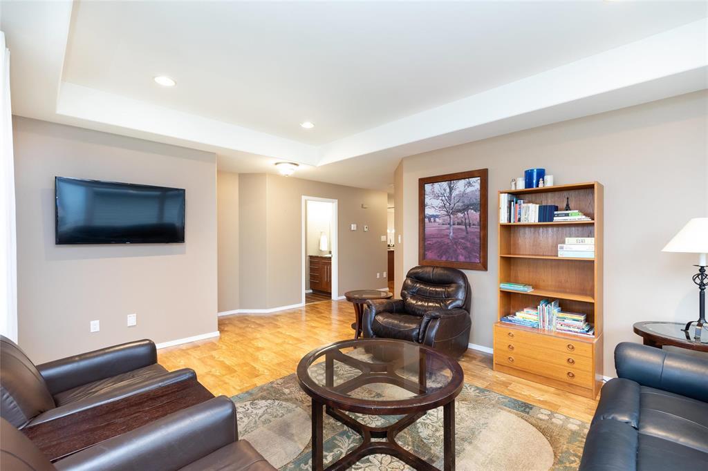 338 Giesbrecht Street, Steinbach, Manitoba  R5G 0W7 - Photo 8 - 202622039