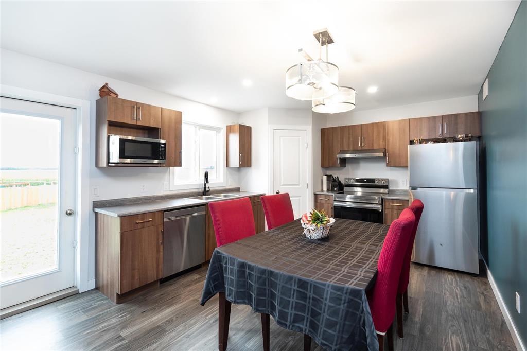 81 York Crescent, Steinbach, Manitoba  R5G 2V4 - Photo 5 - 202622114