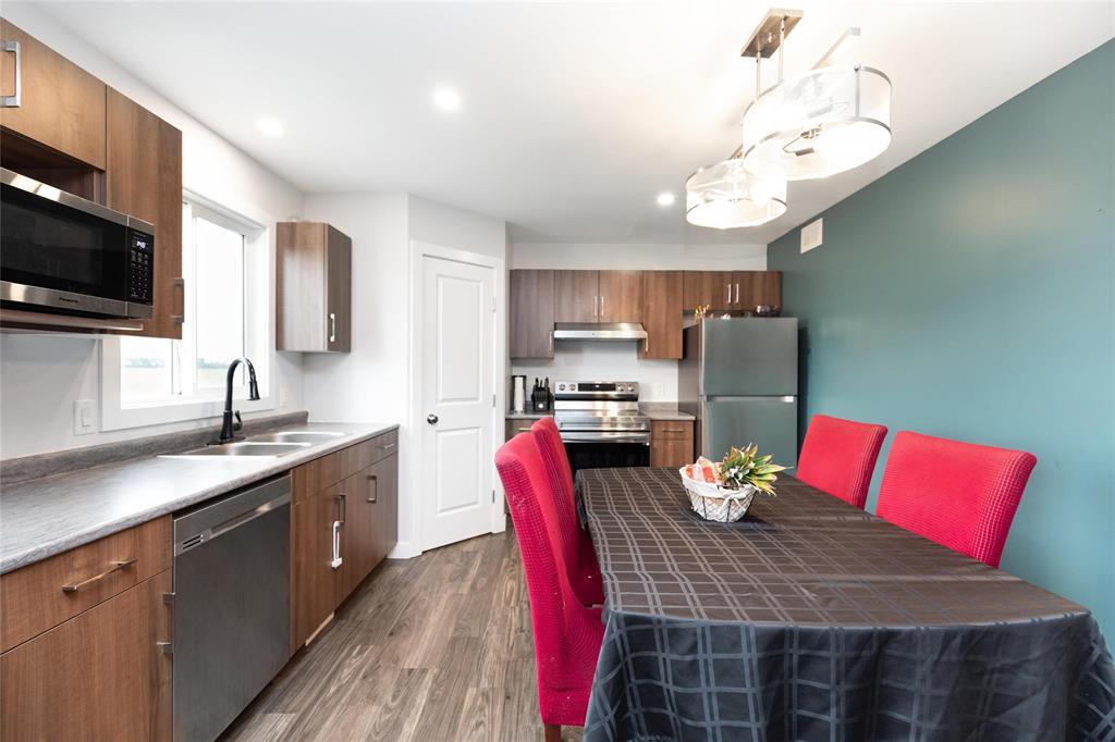 81 York Crescent, Steinbach, Manitoba  R5G 2V4 - Photo 6 - 202622114