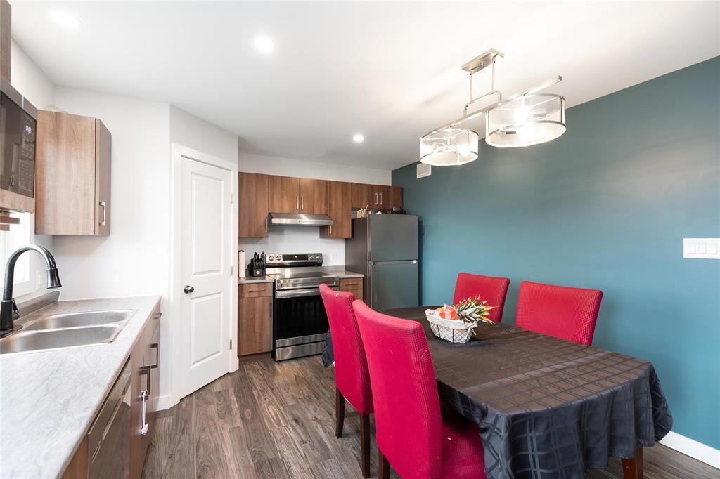 81 York Crescent, Steinbach, Manitoba  R5G 2V4 - Photo 7 - 202622114