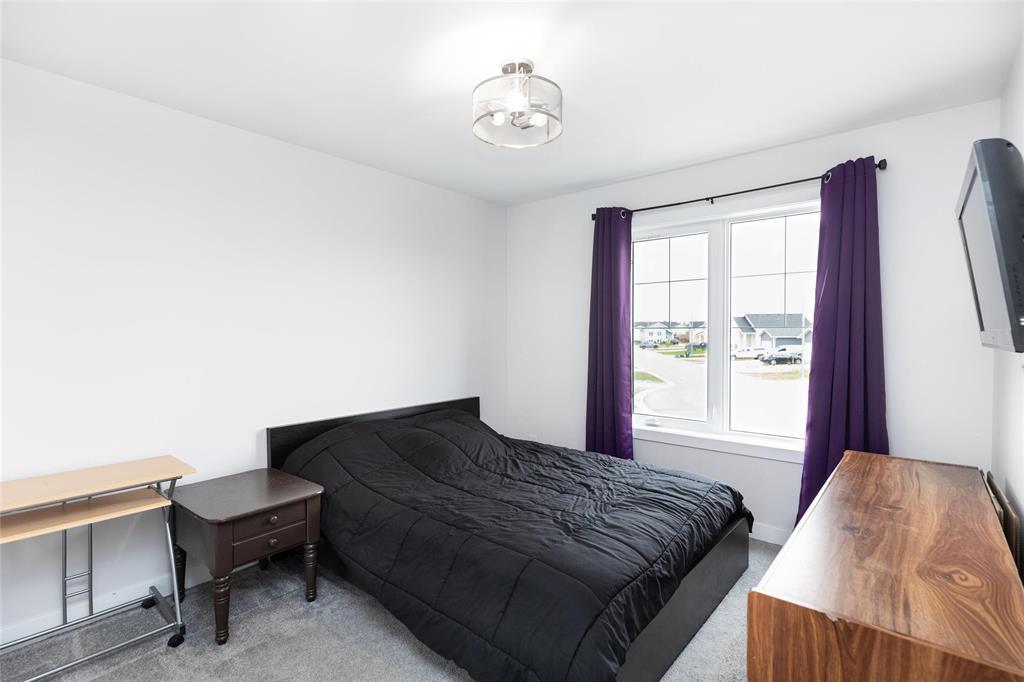 81 York Crescent, Steinbach, Manitoba  R5G 2V4 - Photo 8 - 202622114