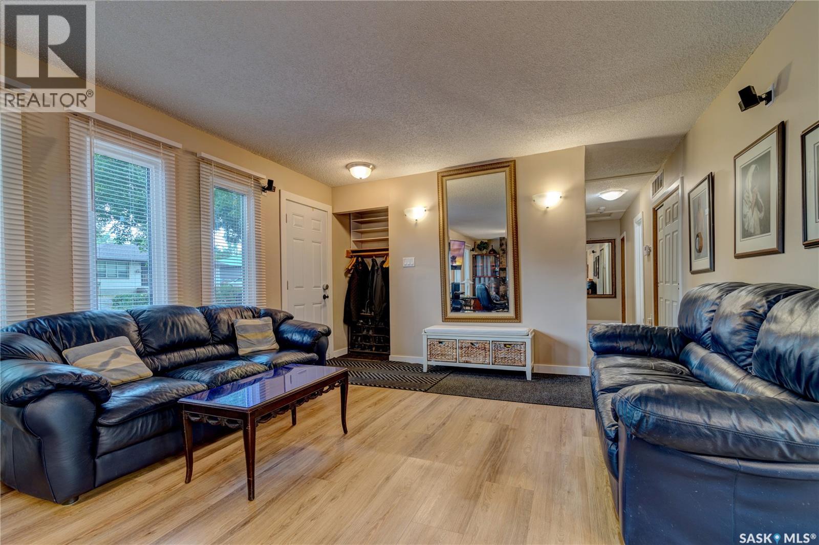 99 Coldwell Road, Regina, Saskatchewan  S4R 4K4 - Photo 11 - SK047467